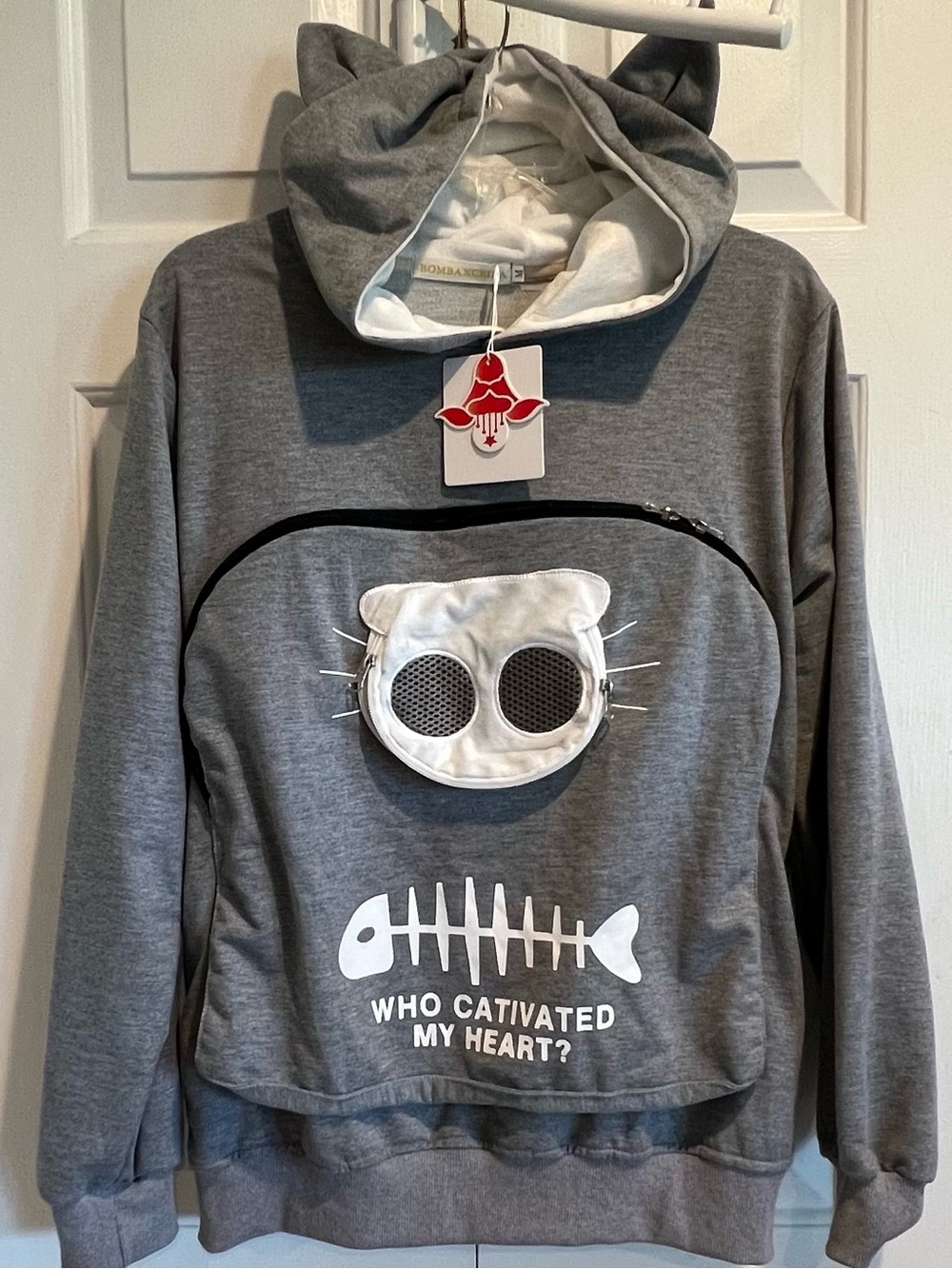 NWT 🐱Gray Cat Pocket Hoodie with White Fishbone Graphic, Zipper Cat Pockets